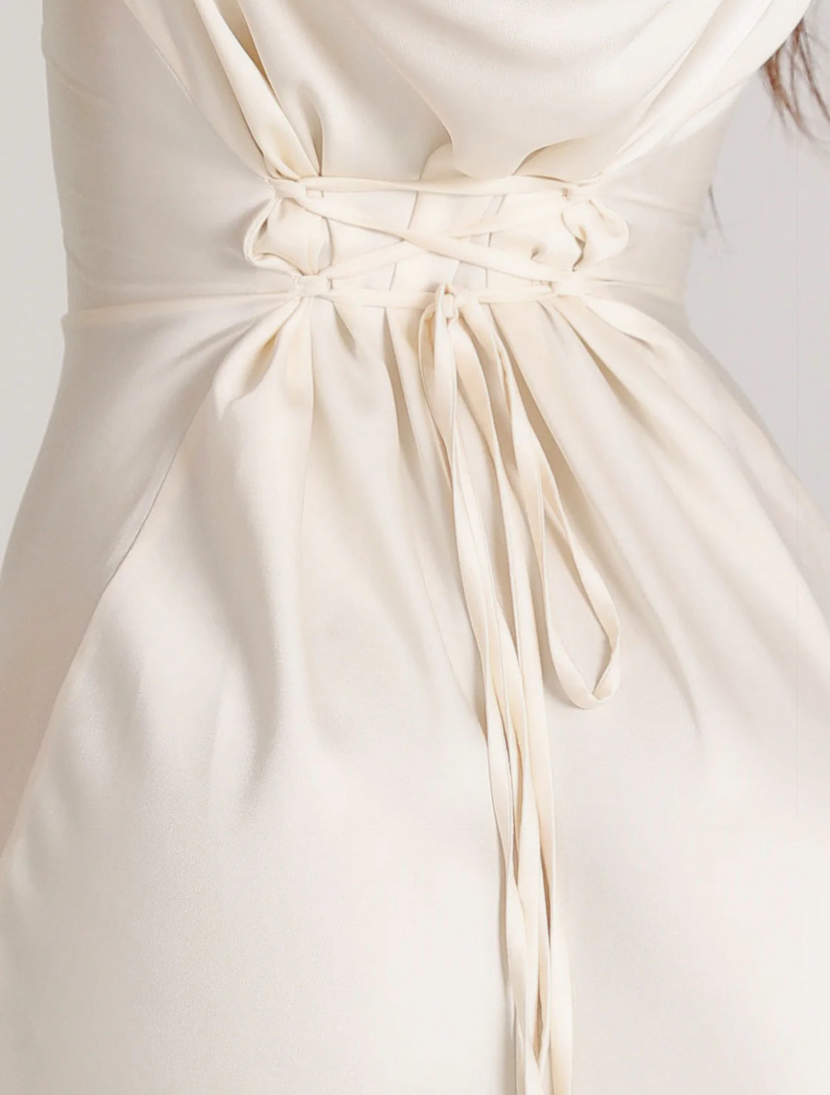 Silk & Shape Dress - white